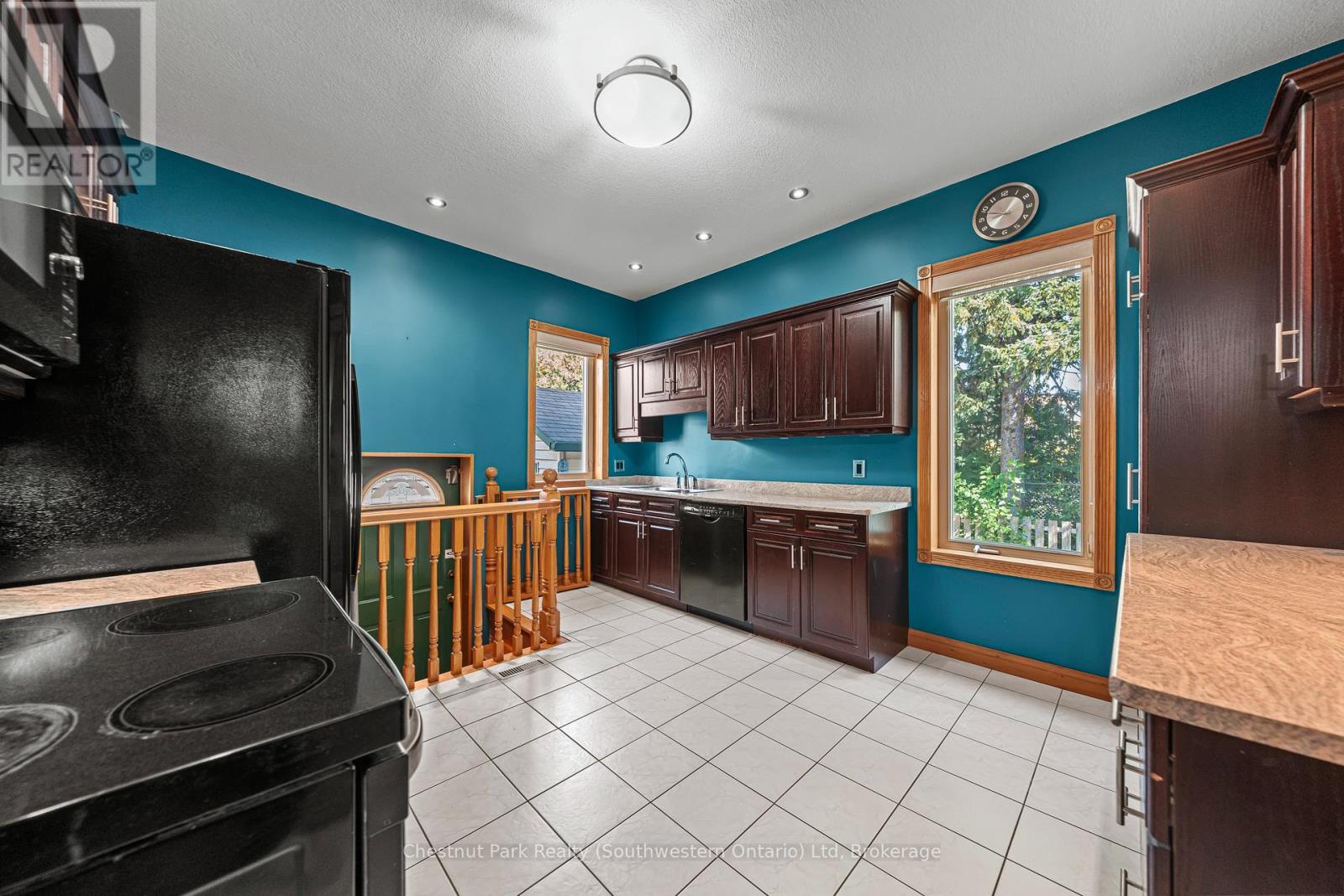 6 Theresa Street, Kitchener, Ontario  N2G 1M1 - Photo 12 - X12415278