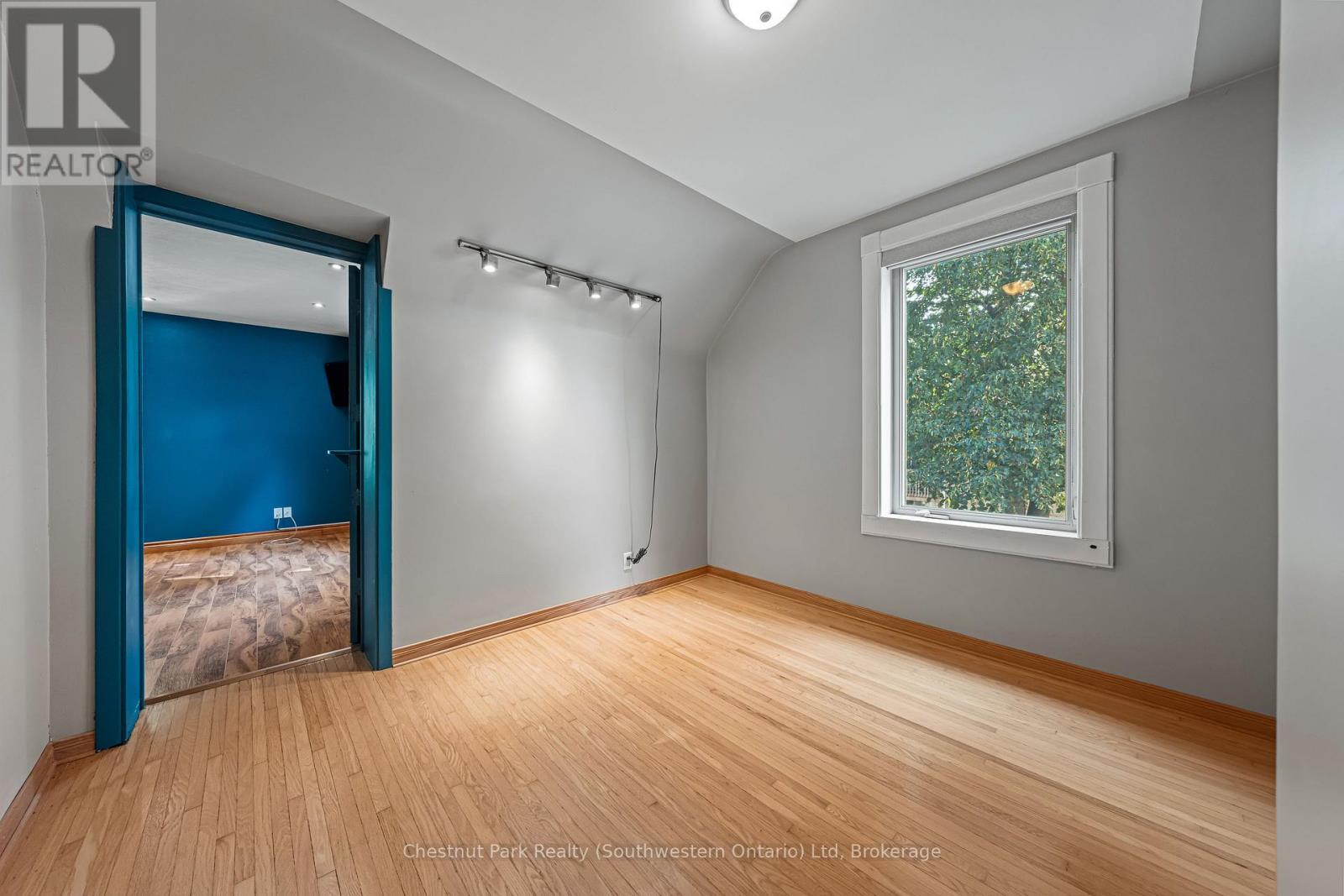 6 Theresa Street, Kitchener, Ontario  N2G 1M1 - Photo 18 - X12415278
