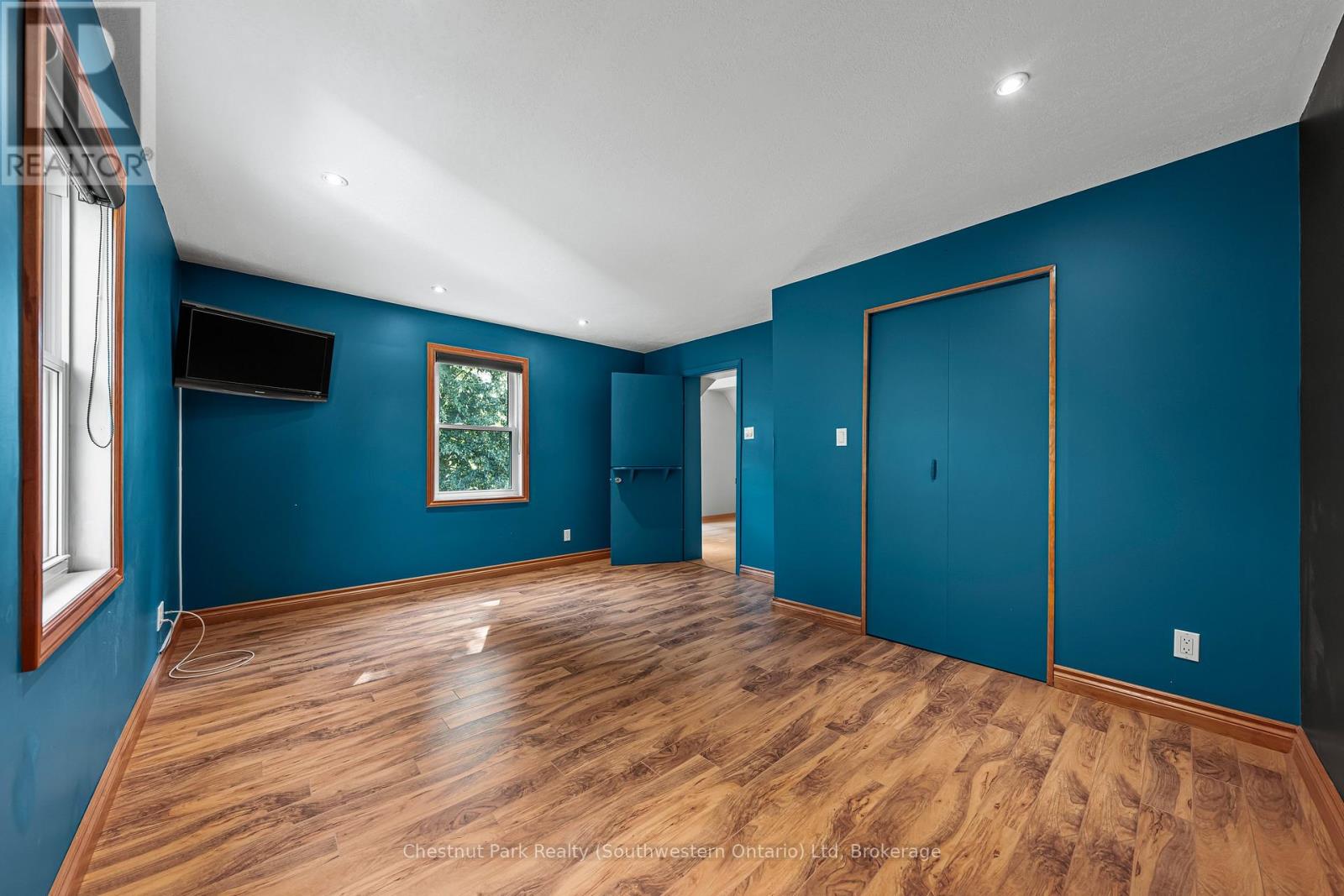 6 Theresa Street, Kitchener, Ontario  N2G 1M1 - Photo 21 - X12415278
