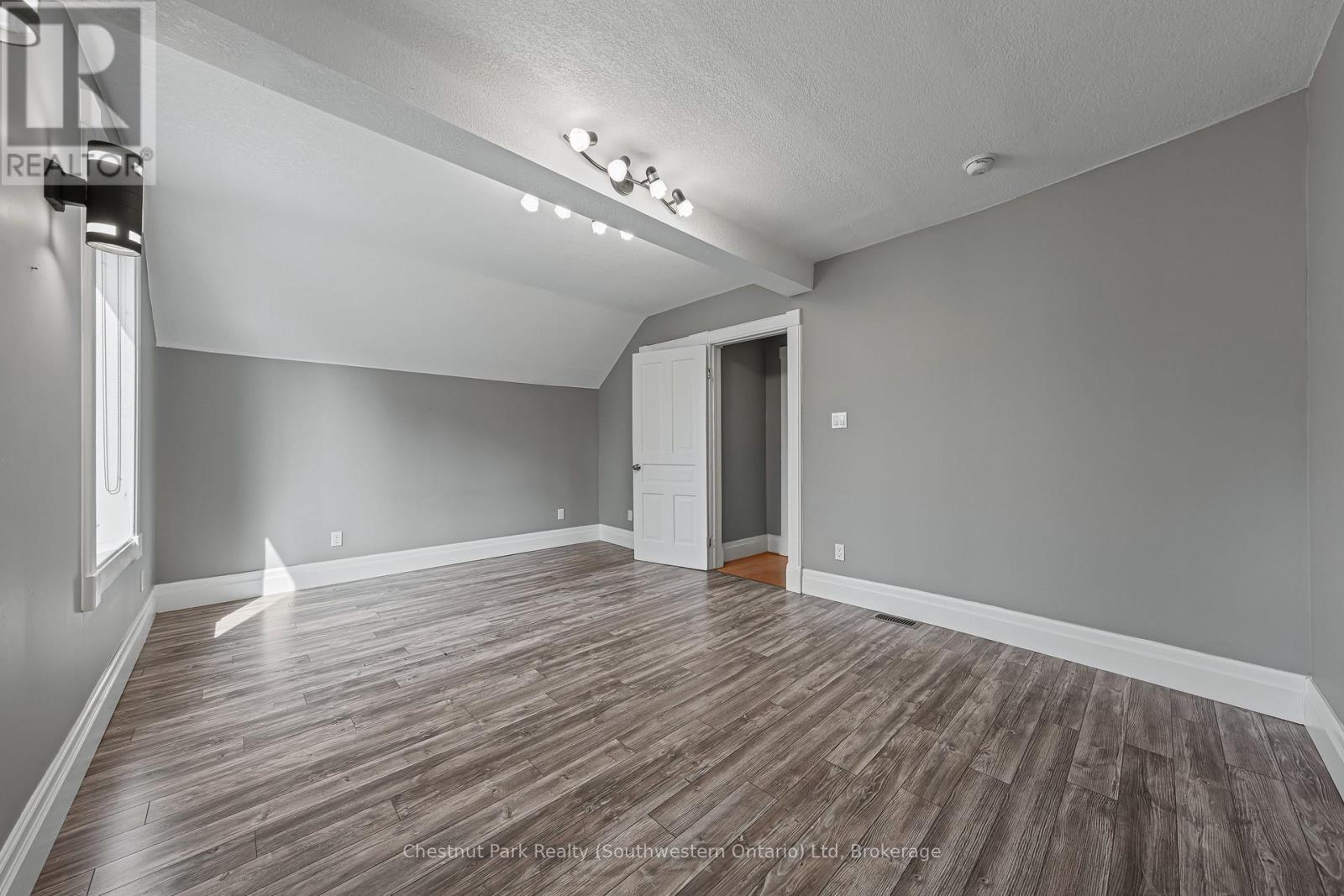 6 Theresa Street, Kitchener, Ontario  N2G 1M1 - Photo 25 - X12415278
