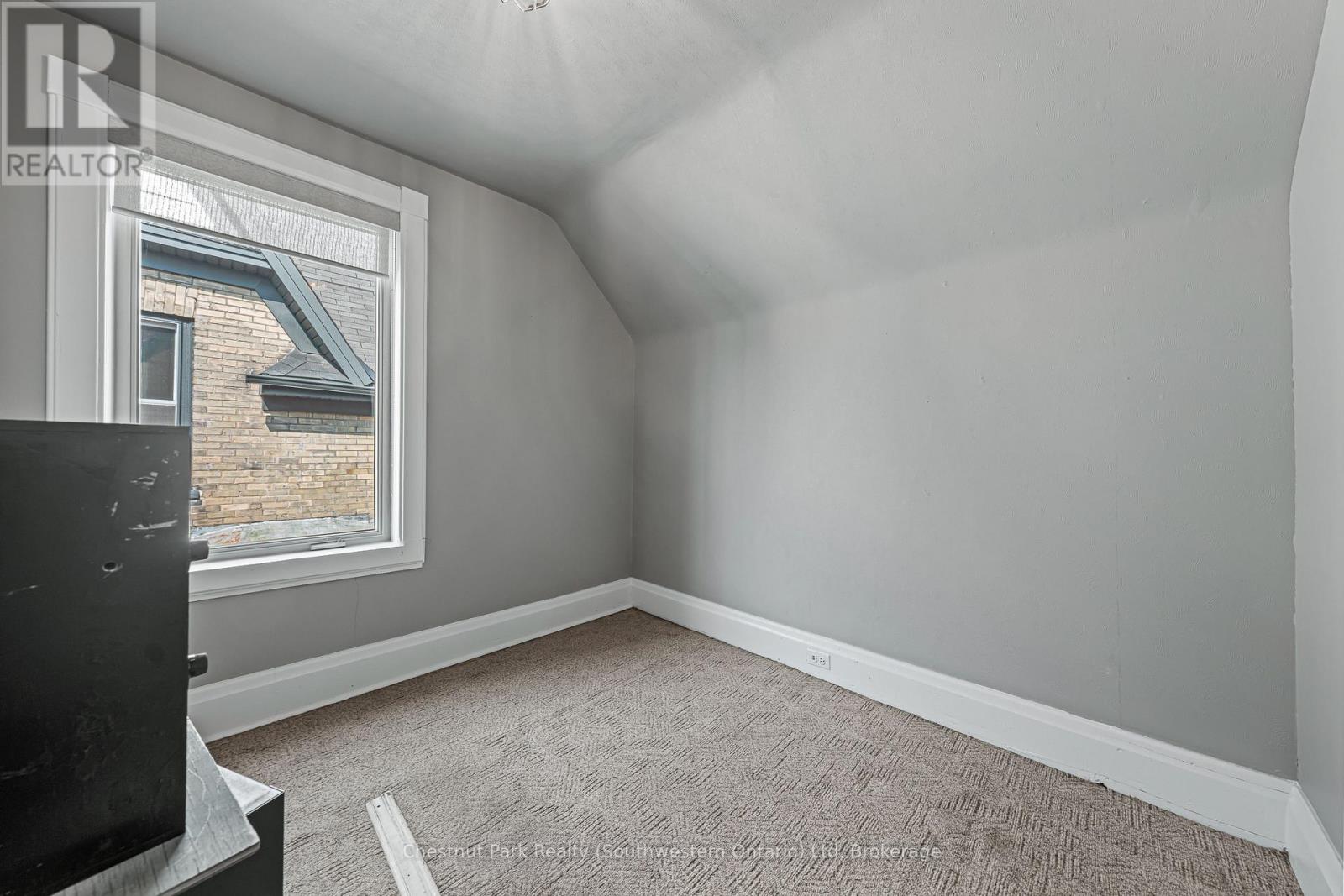 6 Theresa Street, Kitchener, Ontario  N2G 1M1 - Photo 26 - X12415278