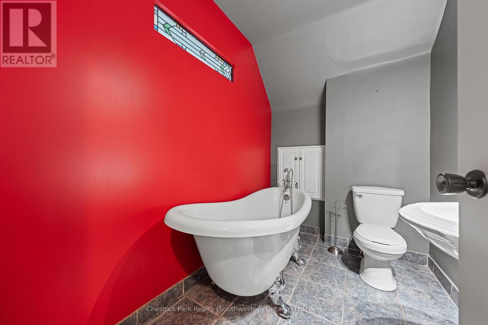 6 Theresa Street, Kitchener, Ontario  N2G 1M1 - Photo 28 - X12415278