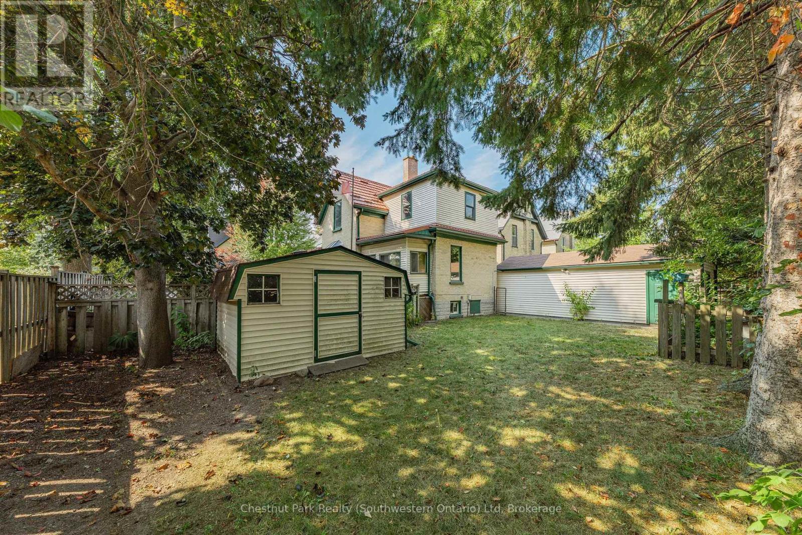 6 Theresa Street, Kitchener, Ontario  N2G 1M1 - Photo 33 - X12415278