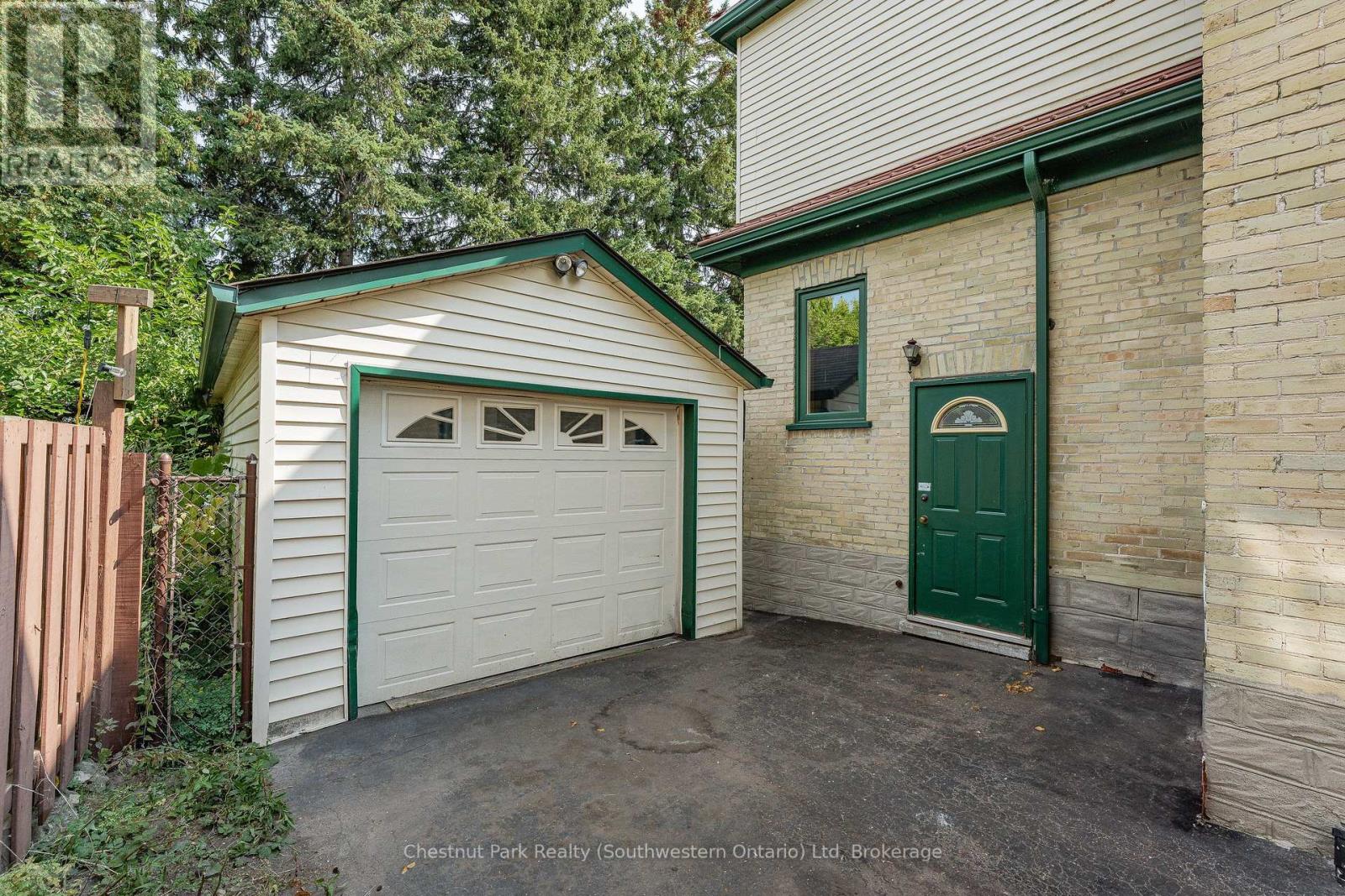 6 Theresa Street, Kitchener, Ontario  N2G 1M1 - Photo 36 - X12415278