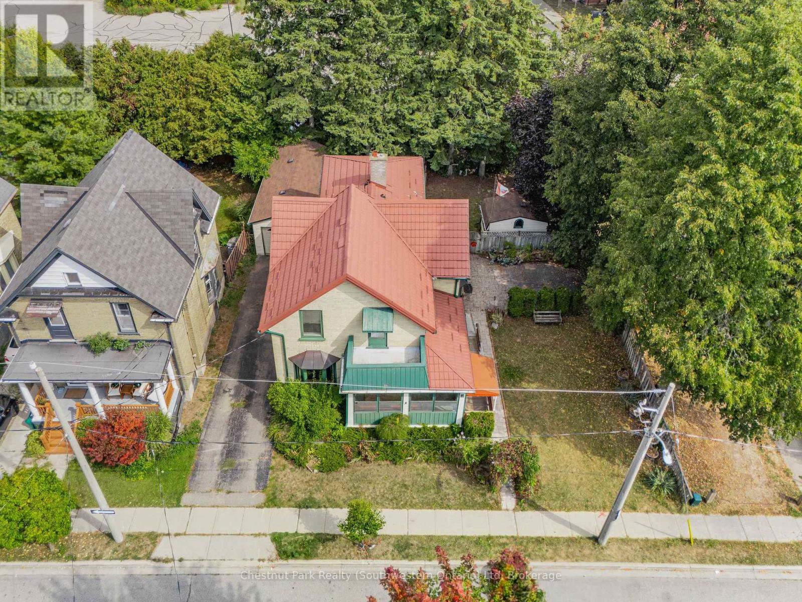 6 Theresa Street, Kitchener, Ontario  N2G 1M1 - Photo 38 - X12415278