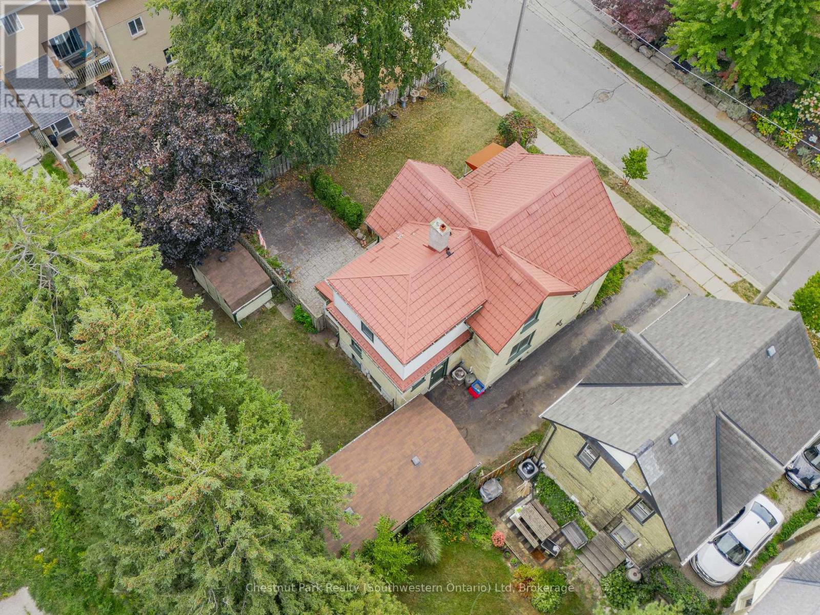 6 Theresa Street, Kitchener, Ontario  N2G 1M1 - Photo 40 - X12415278
