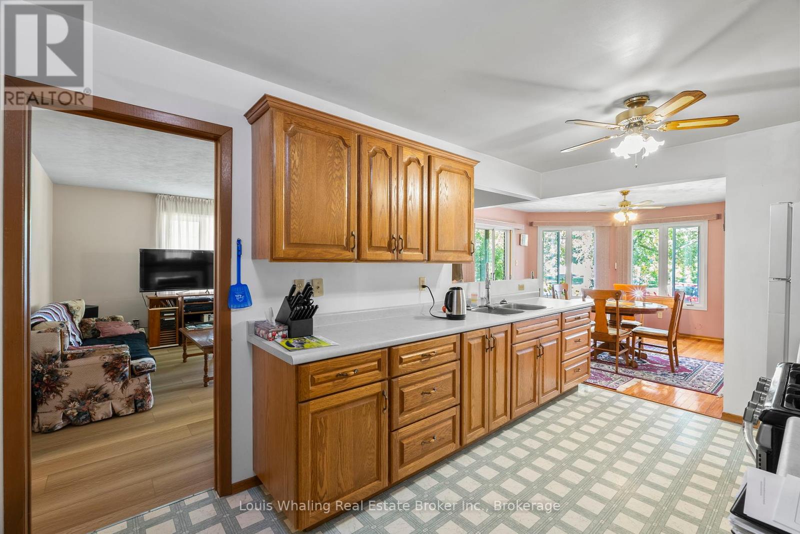 61 8th Street, Hanover, Ontario  N4N 1J1 - Photo 10 - X12415338