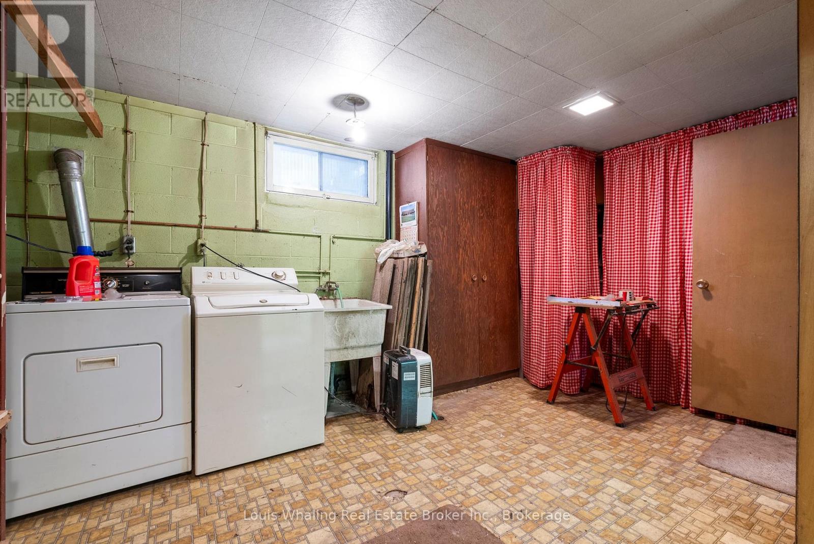61 8th Street, Hanover, Ontario  N4N 1J1 - Photo 17 - X12415338