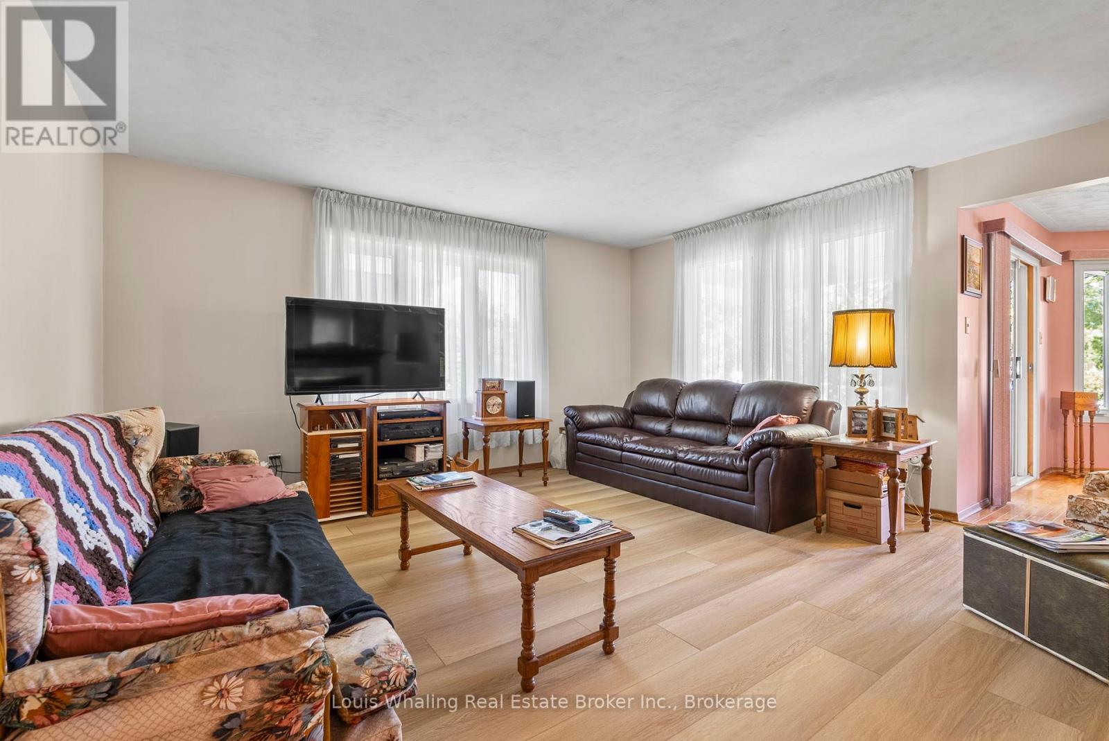 61 8th Street, Hanover, Ontario  N4N 1J1 - Photo 5 - X12415338