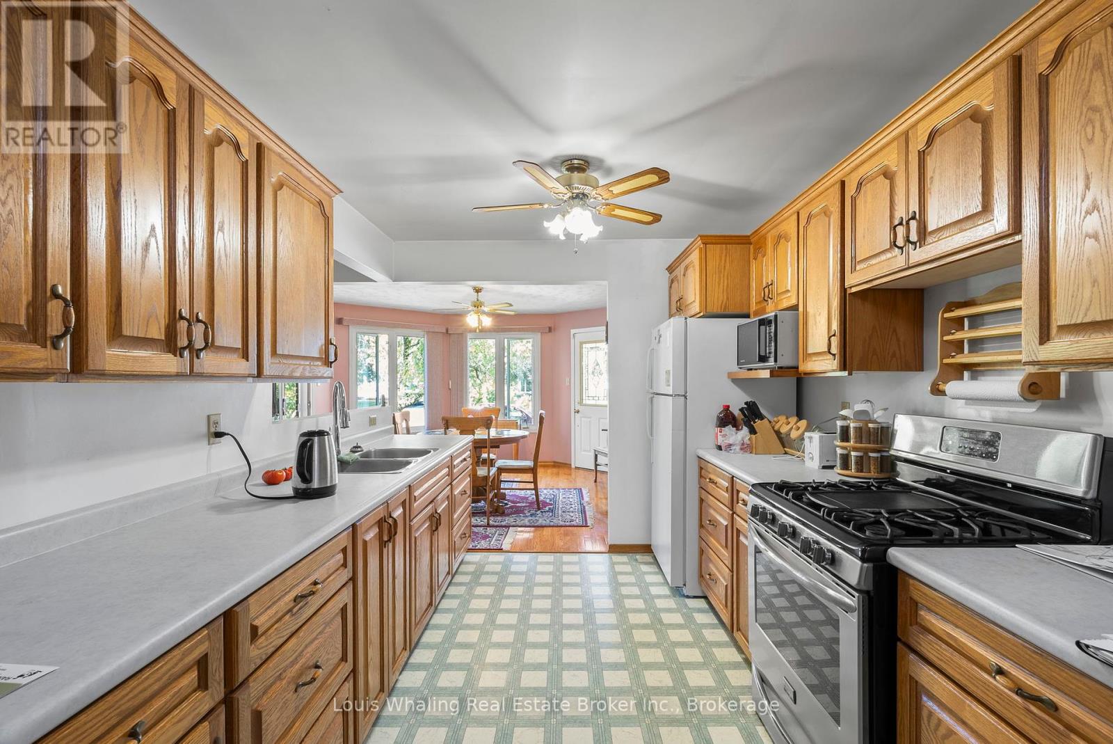 61 8th Street, Hanover, Ontario  N4N 1J1 - Photo 8 - X12415338