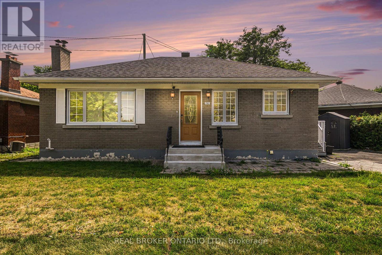 1981 Haig Drive, Ottawa, Ontario  K1G 2J9 - Photo 2 - X12415269