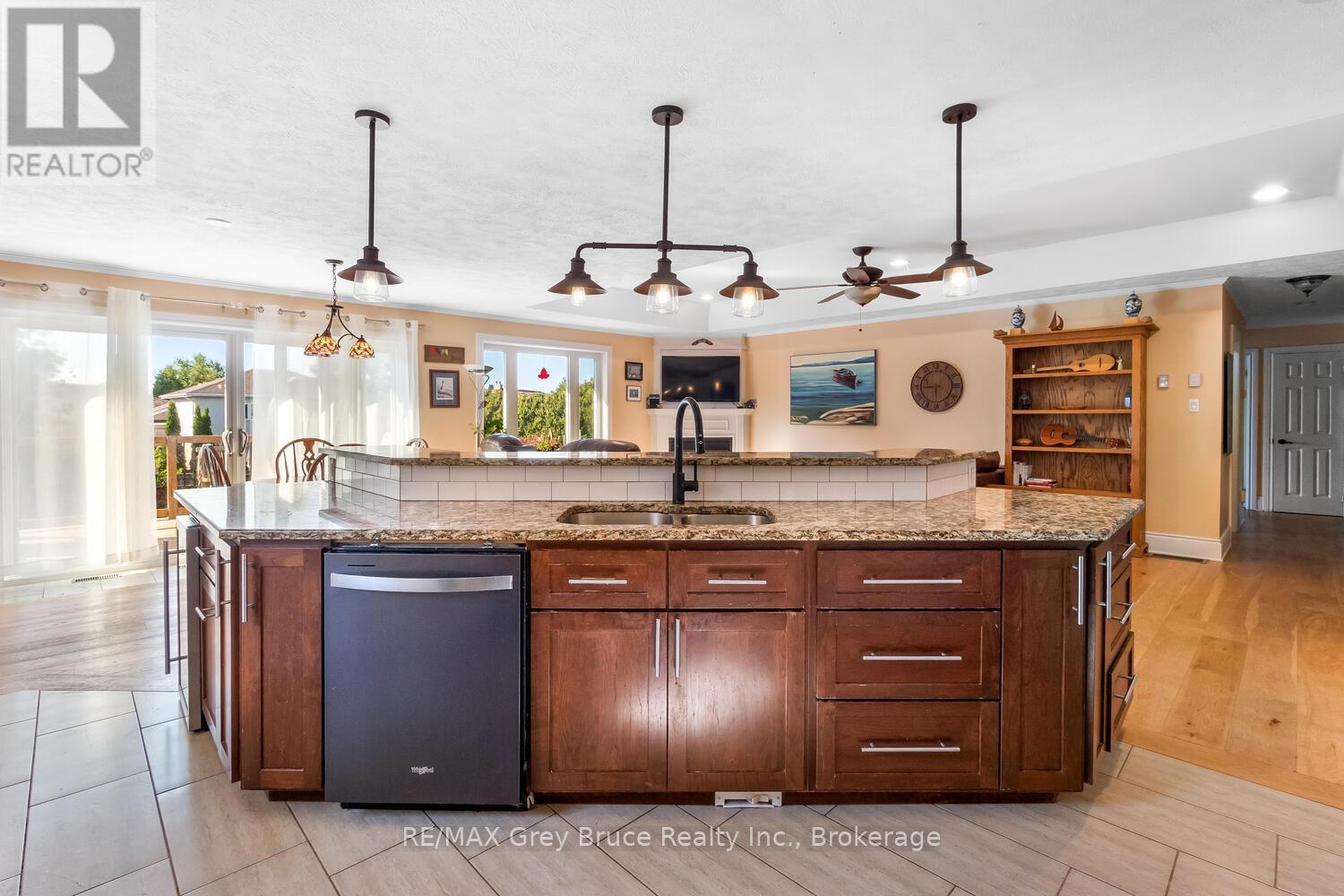 958 Highland Street, Saugeen Shores, Ontario  N0H 2C2 - Photo 13 - X12415358