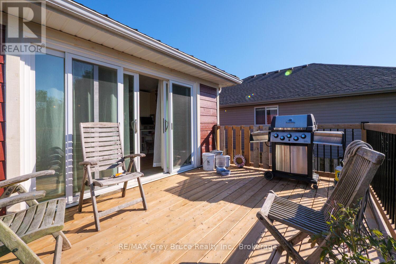 958 Highland Street, Saugeen Shores, Ontario  N0H 2C2 - Photo 17 - X12415358