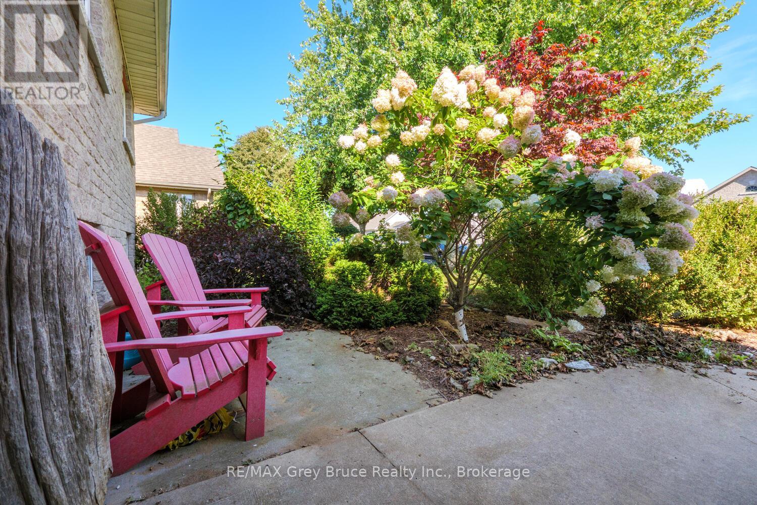 958 Highland Street, Saugeen Shores, Ontario  N0H 2C2 - Photo 8 - X12415358