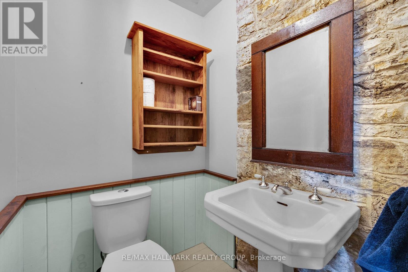 30 Ballycanoe Road, Front Of Yonge, Ontario  K0E 1R0 - Photo 13 - X12415312