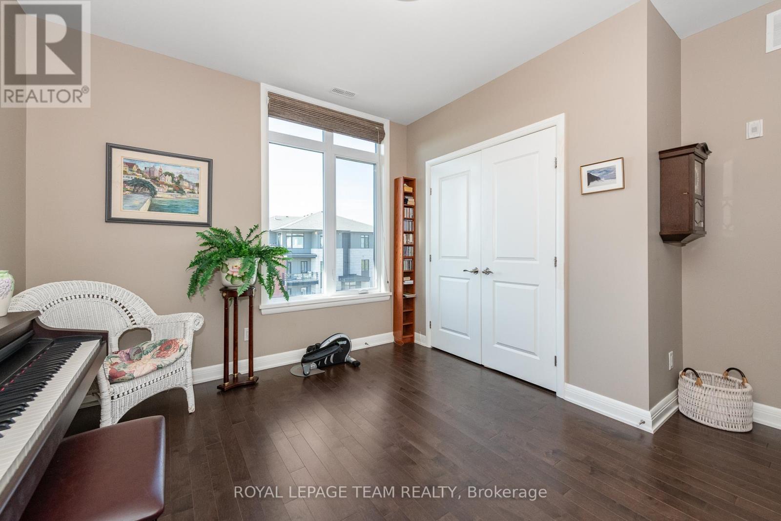 302 - 190 Boundstone Way, Ottawa, Ontario  K2T 0M9 - Photo 18 - X12415336