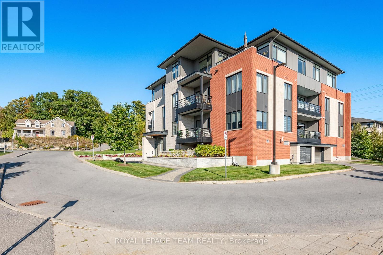 302 - 190 Boundstone Way, Ottawa, Ontario  K2T 0M9 - Photo 2 - X12415336