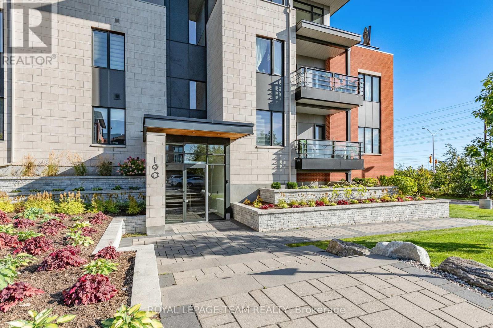 302 - 190 Boundstone Way, Ottawa, Ontario  K2T 0M9 - Photo 5 - X12415336