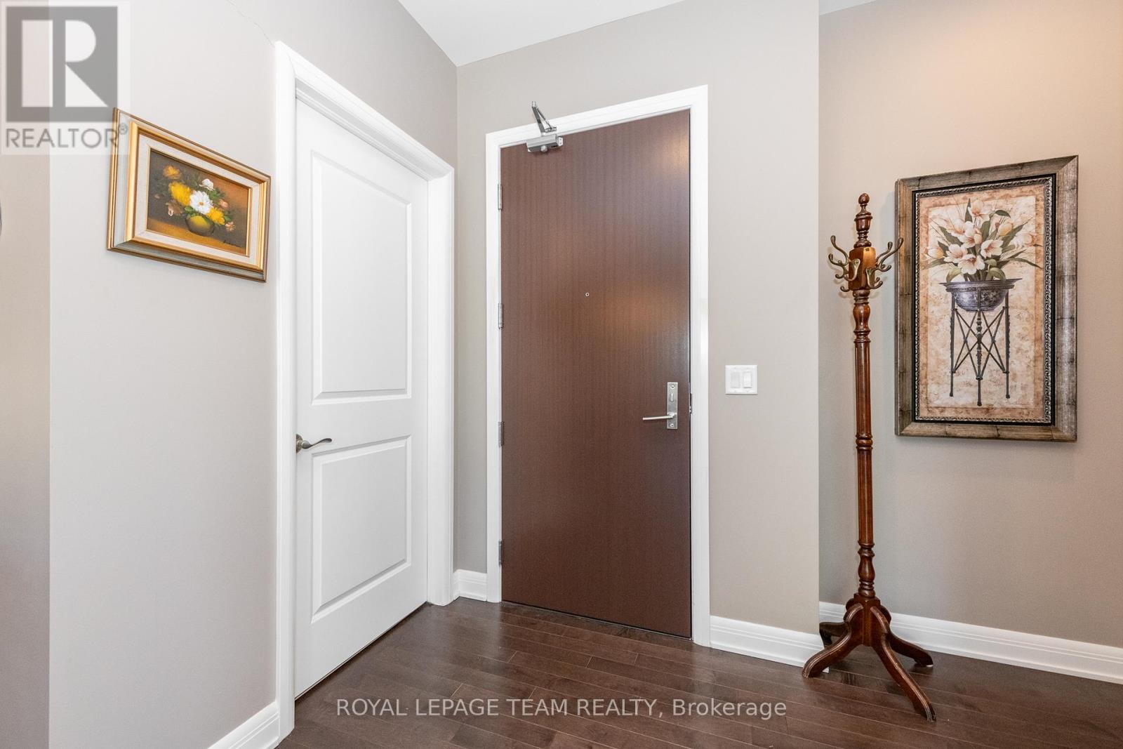 302 - 190 Boundstone Way, Ottawa, Ontario  K2T 0M9 - Photo 6 - X12415336