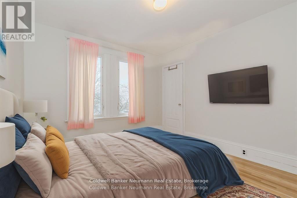 73 Terrace Hill Street, Brantford, Ontario  N3R 1G2 - Photo 16 - X12415404