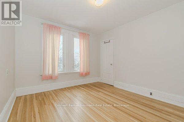 73 Terrace Hill Street, Brantford, Ontario  N3R 1G2 - Photo 17 - X12415404