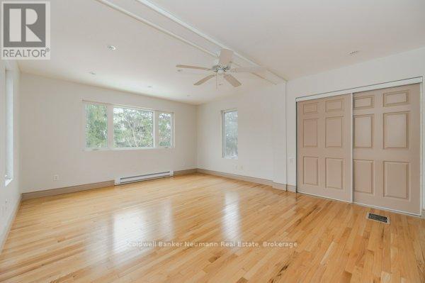 73 Terrace Hill Street, Brantford, Ontario  N3R 1G2 - Photo 20 - X12415404