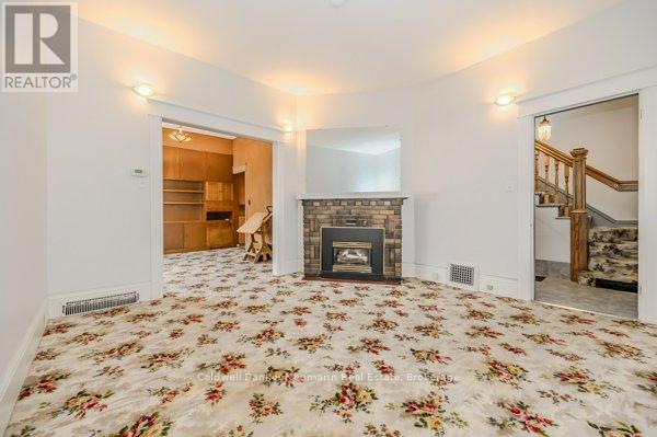 73 Terrace Hill Street, Brantford, Ontario  N3R 1G2 - Photo 8 - X12415404