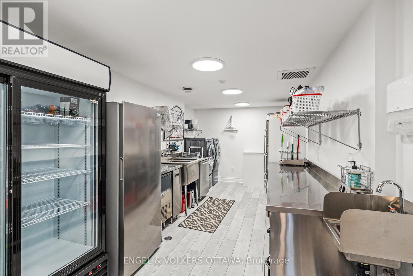 151 Winding Way E, Ottawa, Ontario  K2C 3H1 - Photo 32 - X12415343