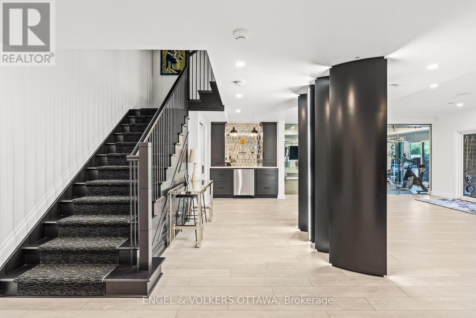 151 Winding Way E, Ottawa, Ontario  K2C 3H1 - Photo 37 - X12415343