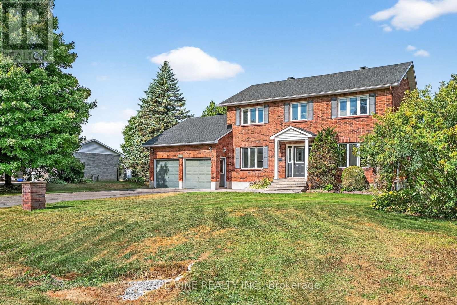 1366 Cornfield Crescent, Ottawa, Ontario  K4P 1E6 - Photo 3 - X12415357