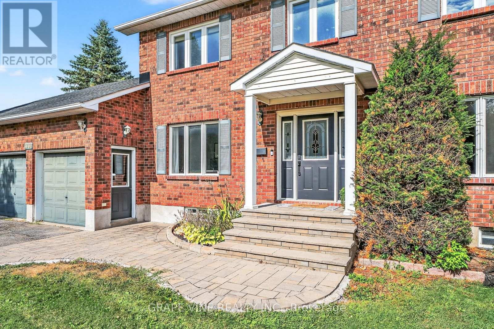 1366 Cornfield Crescent, Ottawa, Ontario  K4P 1E6 - Photo 4 - X12415357