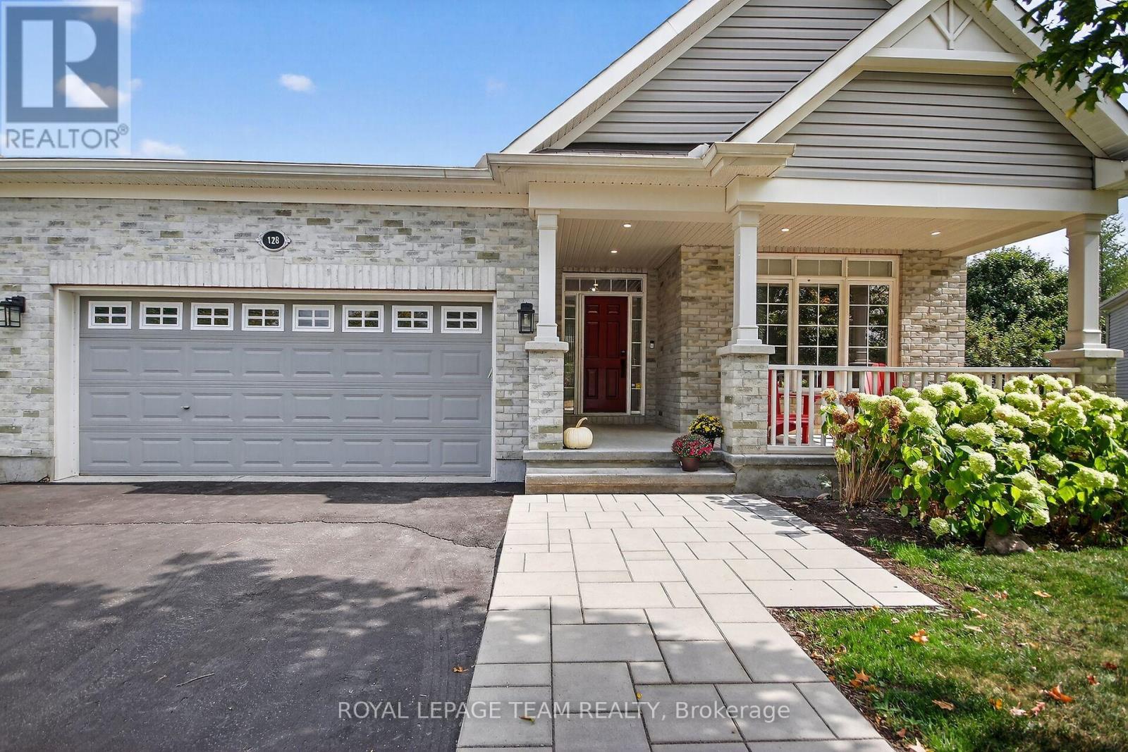 128 CHENOA WAY, ottawa, Ontario
