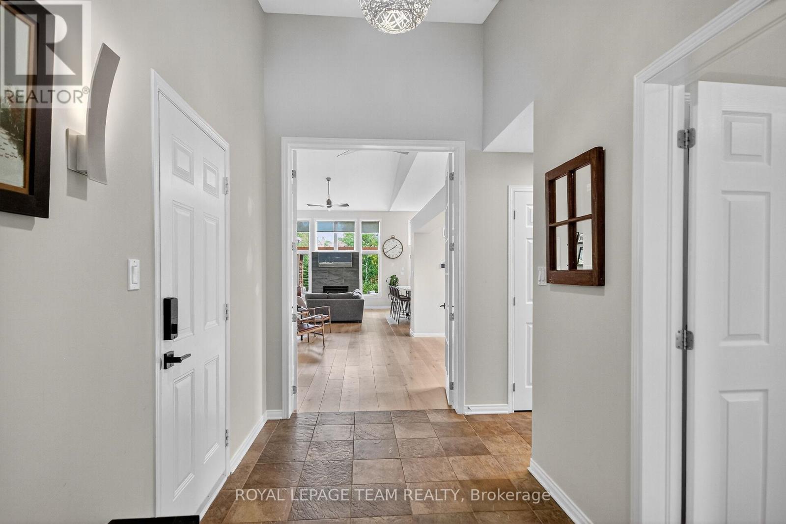 128 Chenoa Way, Ottawa, Ontario  K2J 0M2 - Photo 4 - X12415387