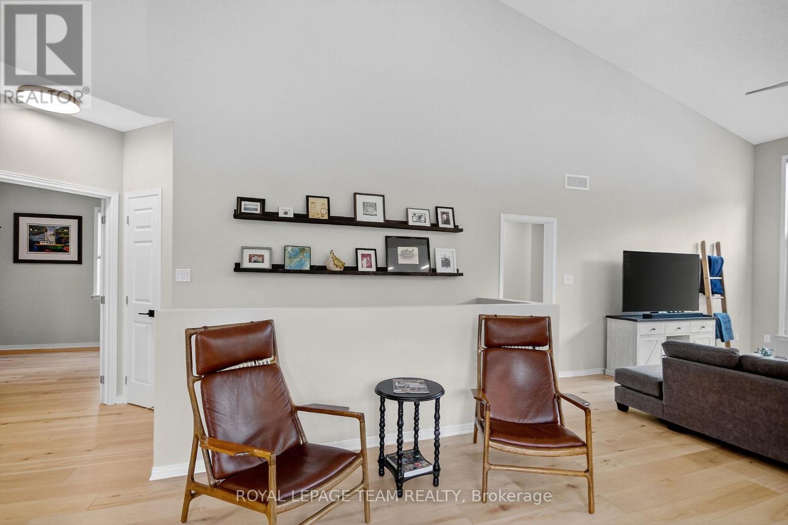 128 Chenoa Way, Ottawa, Ontario  K2J 0M2 - Photo 8 - X12415387