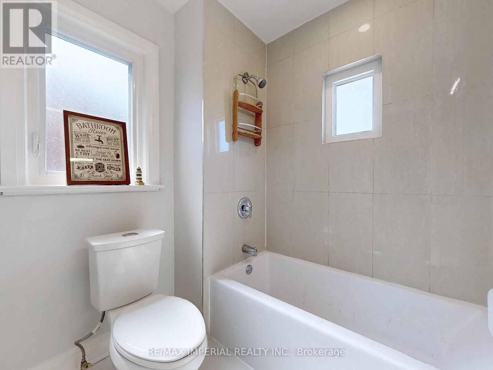 9 Lesmount Avenue, Toronto, Ontario  M4J 3V5 - Photo 29 - E12415173