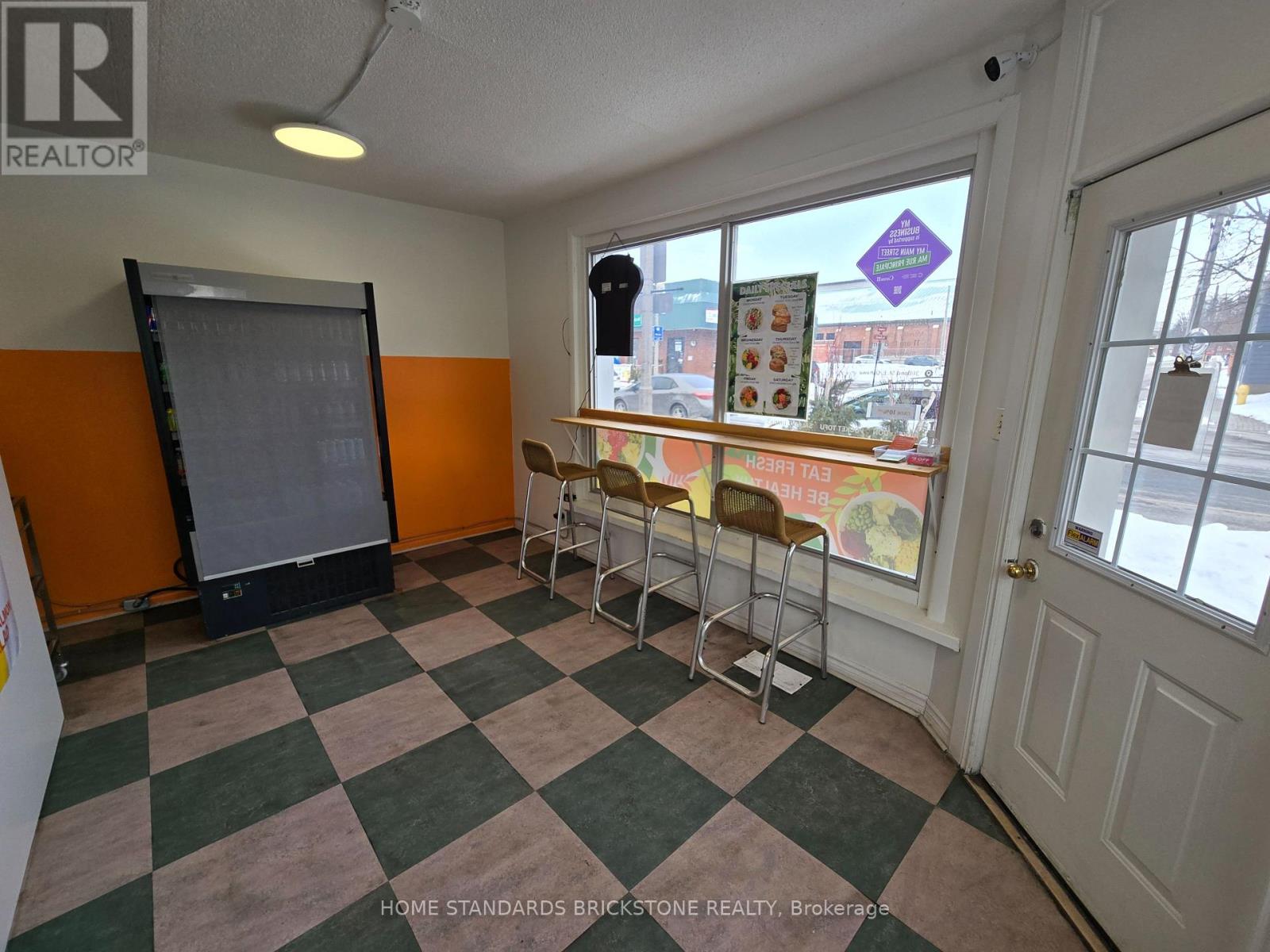 31 Bond Street E, Oshawa, Ontario  L1G 1A8 - Photo 2 - E12415236