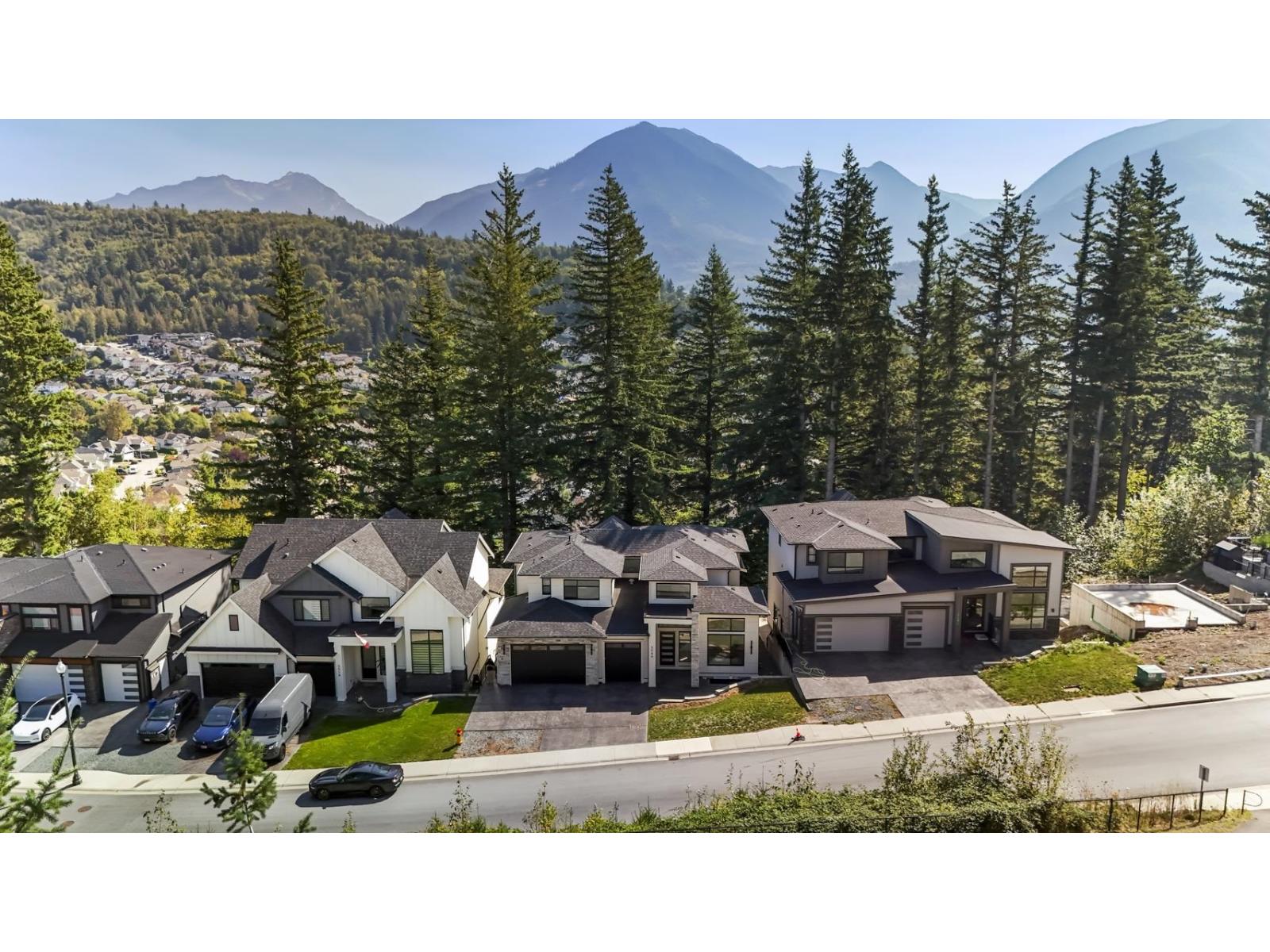 5506 Crimson Ridge, Promontory, Chilliwack, British Columbia  V2R 6H7 - Photo 2 - R3050024