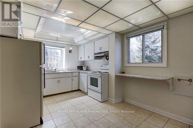 6 Greenyards Drive, Toronto, Ontario  M2M 2R6 - Photo 6 - C12414910