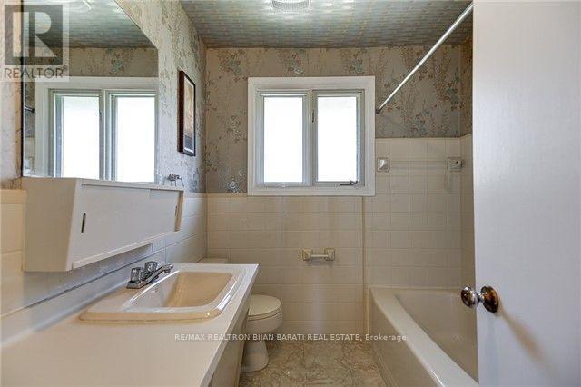 6 Greenyards Drive, Toronto, Ontario  M2M 2R6 - Photo 8 - C12414910