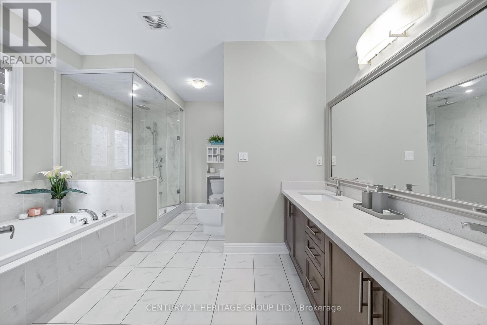 90 Gibson Circle, Bradford West Gwillimbury, Ontario  L3Z 0W9 - Photo 16 - N12404662