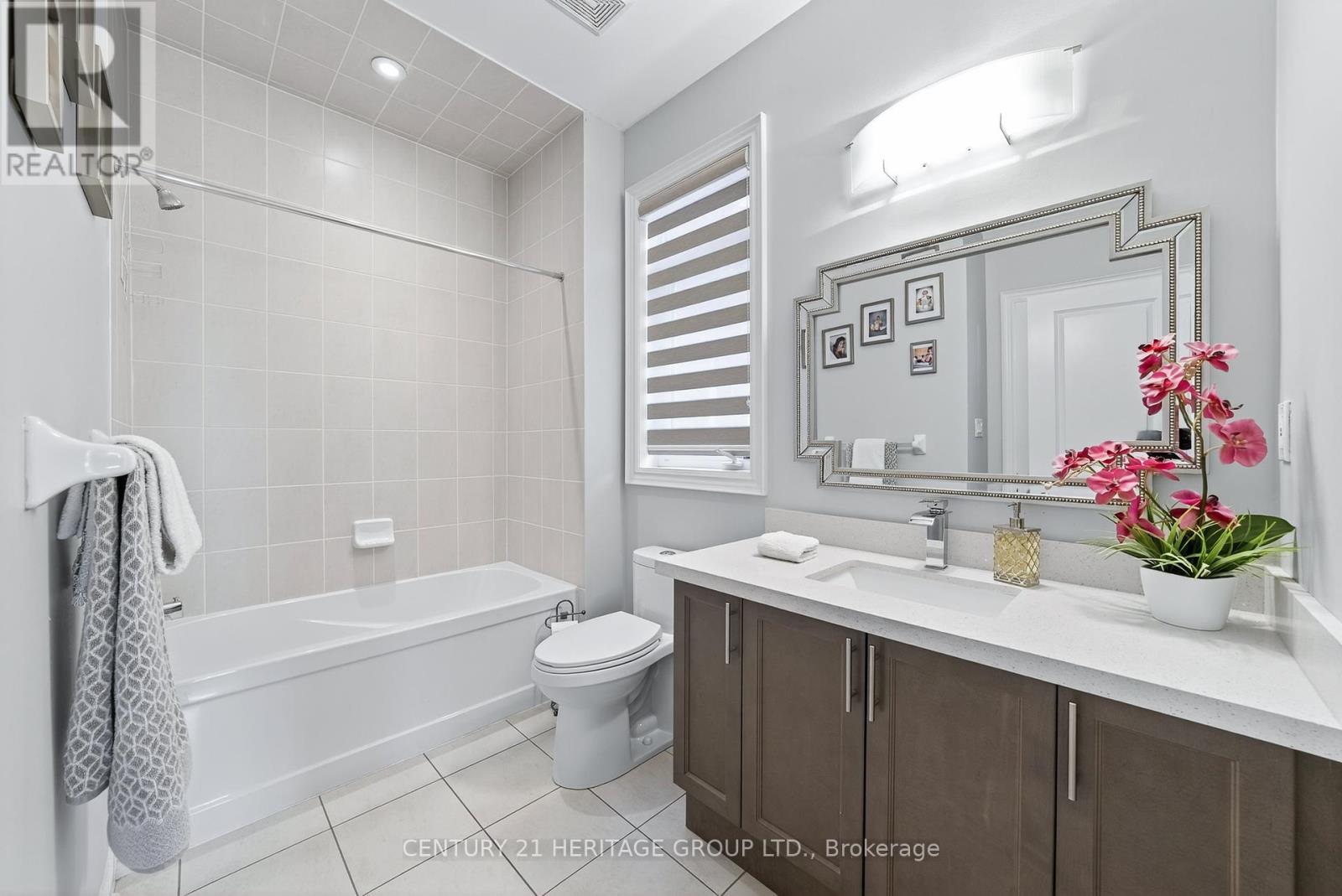90 Gibson Circle, Bradford West Gwillimbury, Ontario  L3Z 0W9 - Photo 24 - N12404662