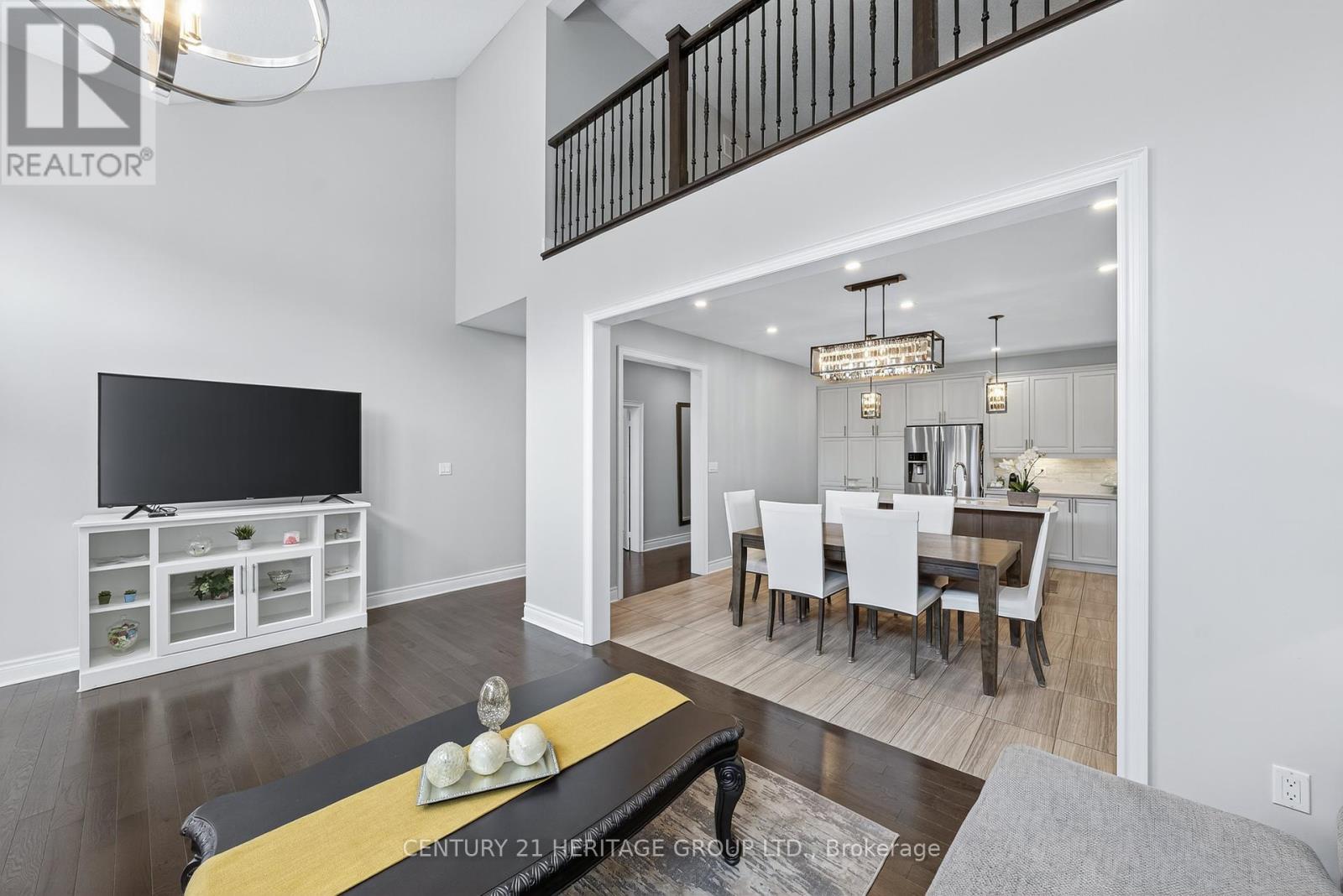 90 Gibson Circle, Bradford West Gwillimbury, Ontario  L3Z 0W9 - Photo 9 - N12404662
