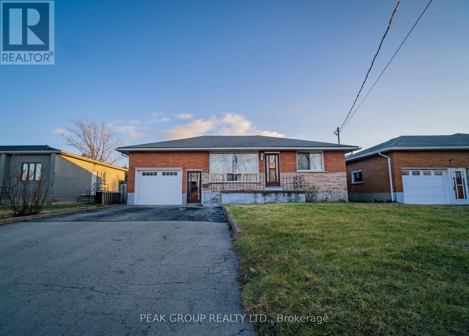 UPPER - 248 BERTIE STREET, Fort Erie, Ontario
