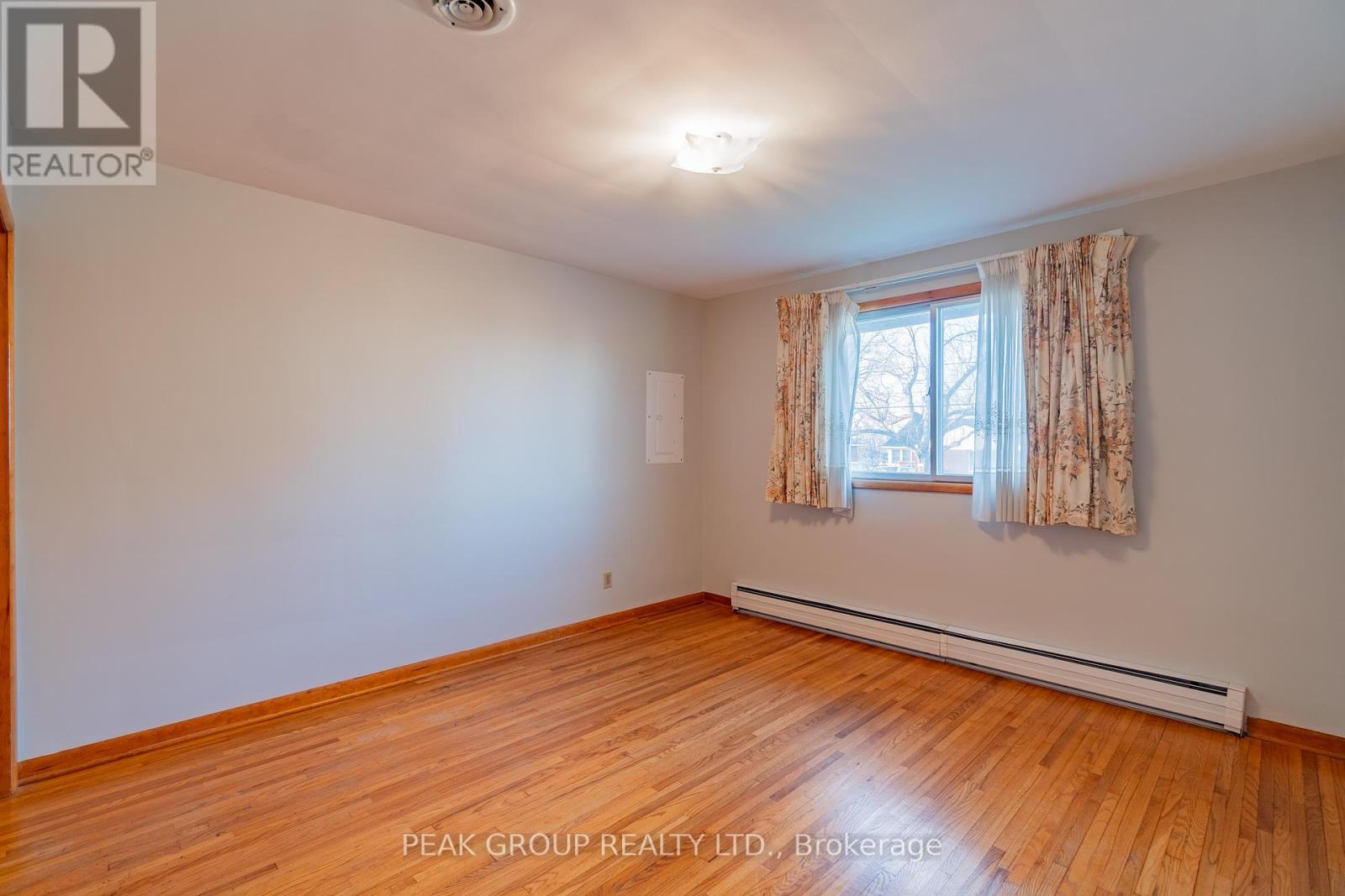 Upper - 248 Bertie Street, Fort Erie, Ontario  L2A 1Z6 - Photo 10 - X12415324
