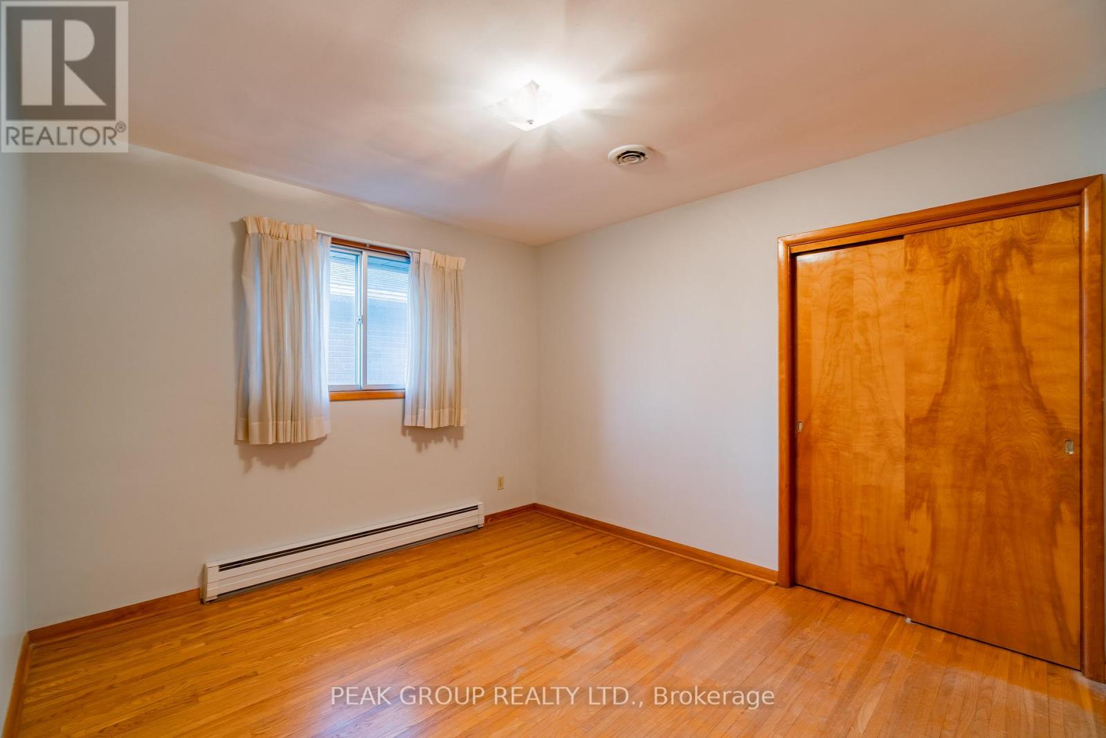 Upper - 248 Bertie Street, Fort Erie, Ontario  L2A 1Z6 - Photo 11 - X12415324