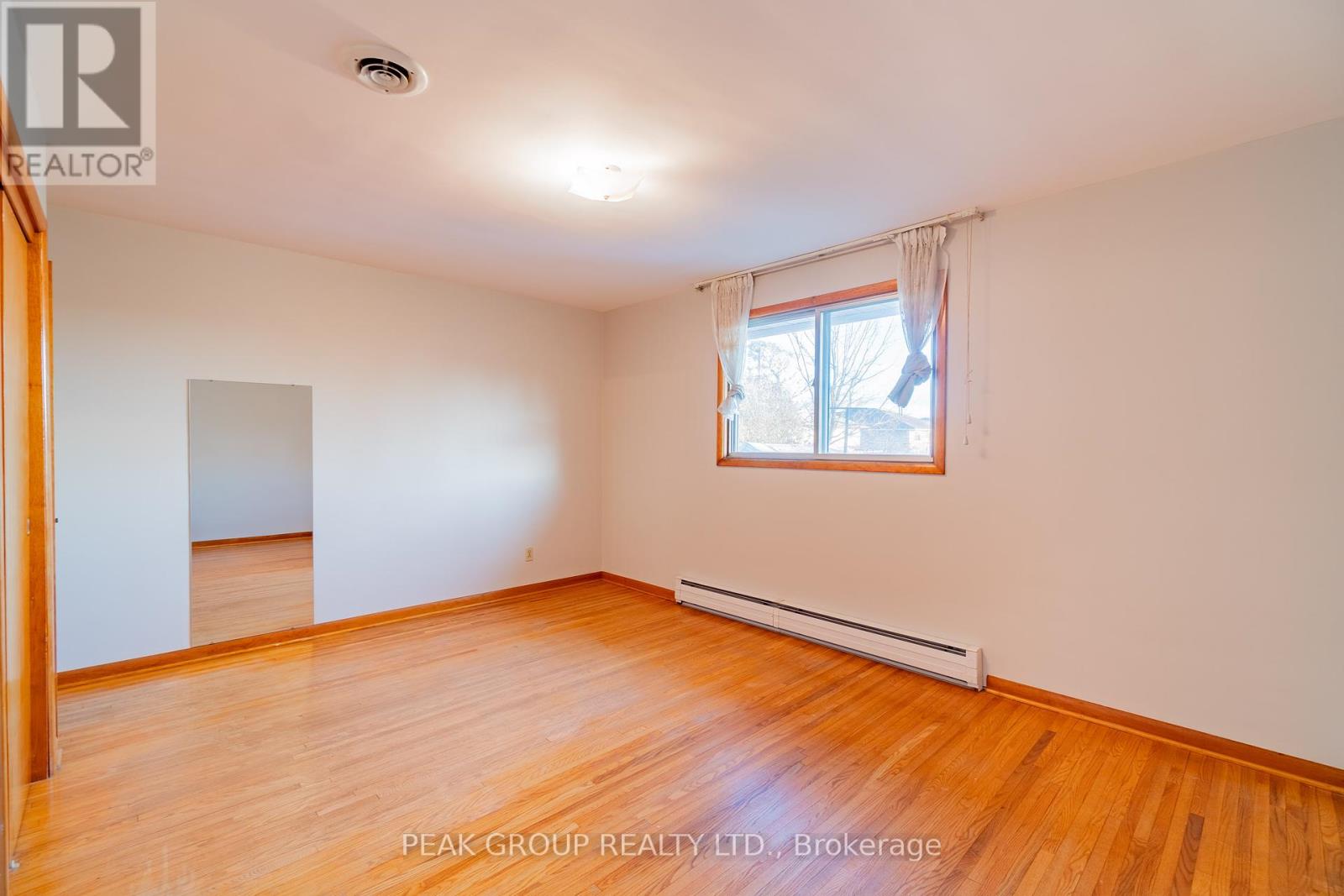 Upper - 248 Bertie Street, Fort Erie, Ontario  L2A 1Z6 - Photo 14 - X12415324