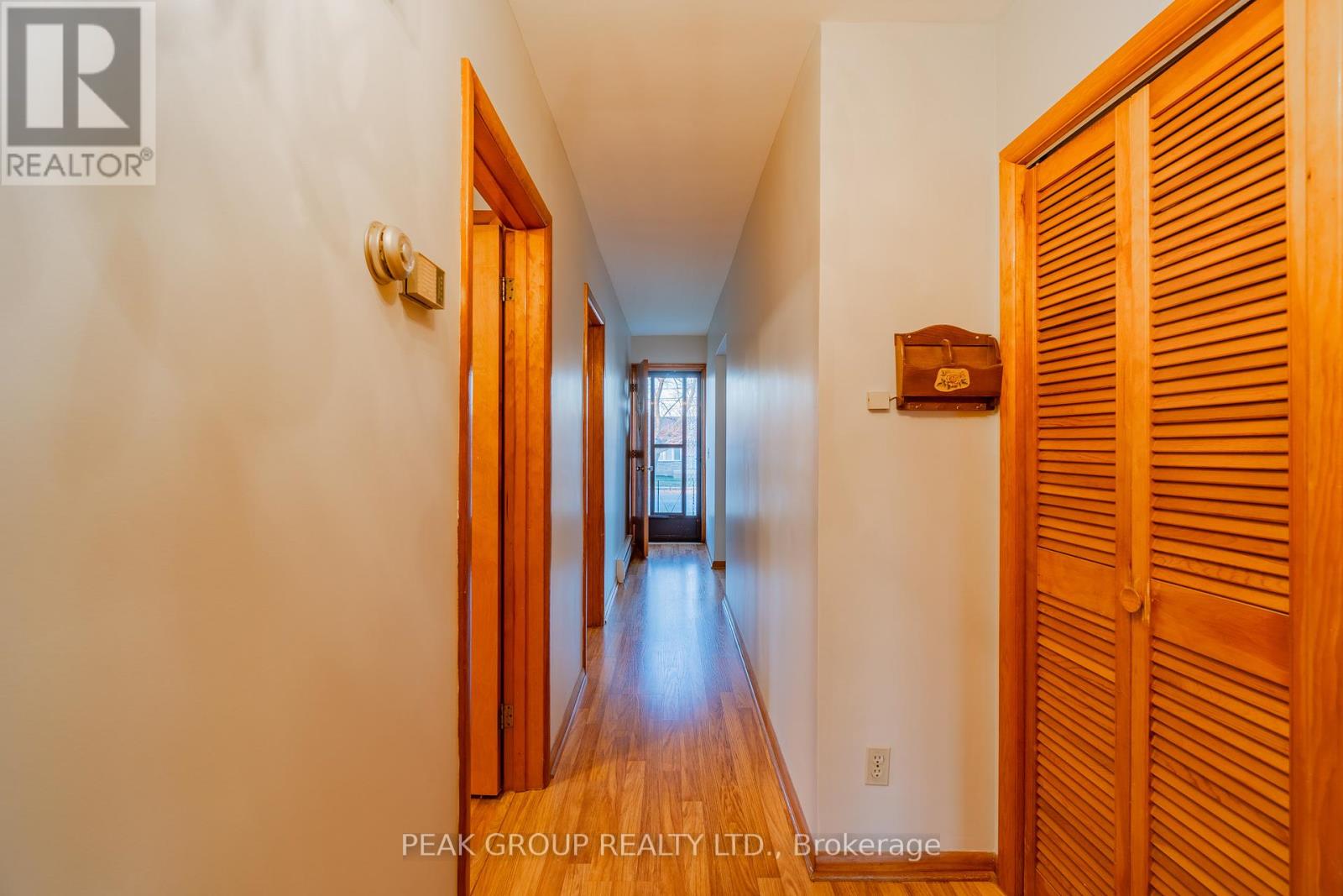 Upper - 248 Bertie Street, Fort Erie, Ontario  L2A 1Z6 - Photo 3 - X12415324