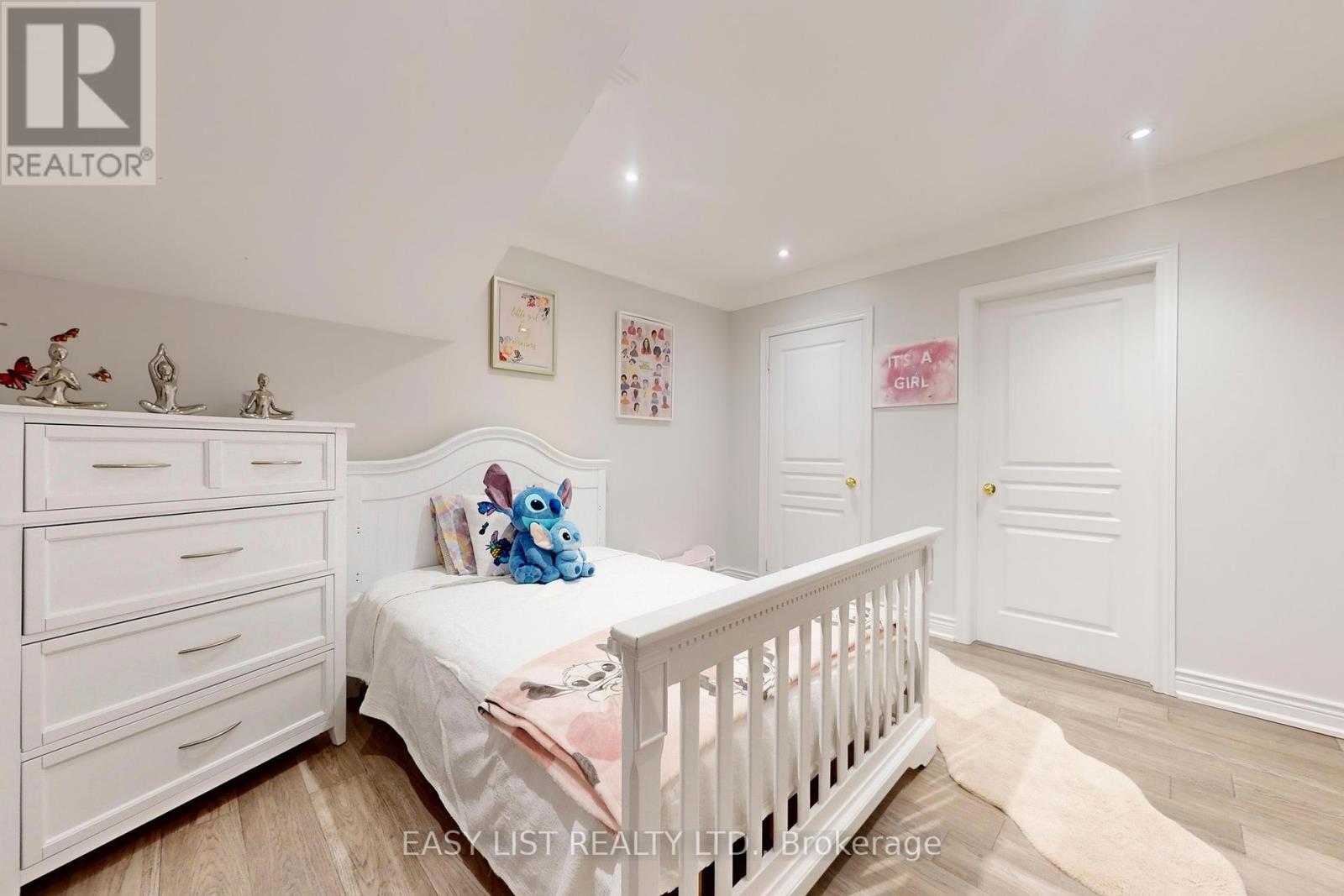 Main - 6 Kingshill Road, Richmond Hill, Ontario  L4E 4B1 - Photo 3 - N12415214