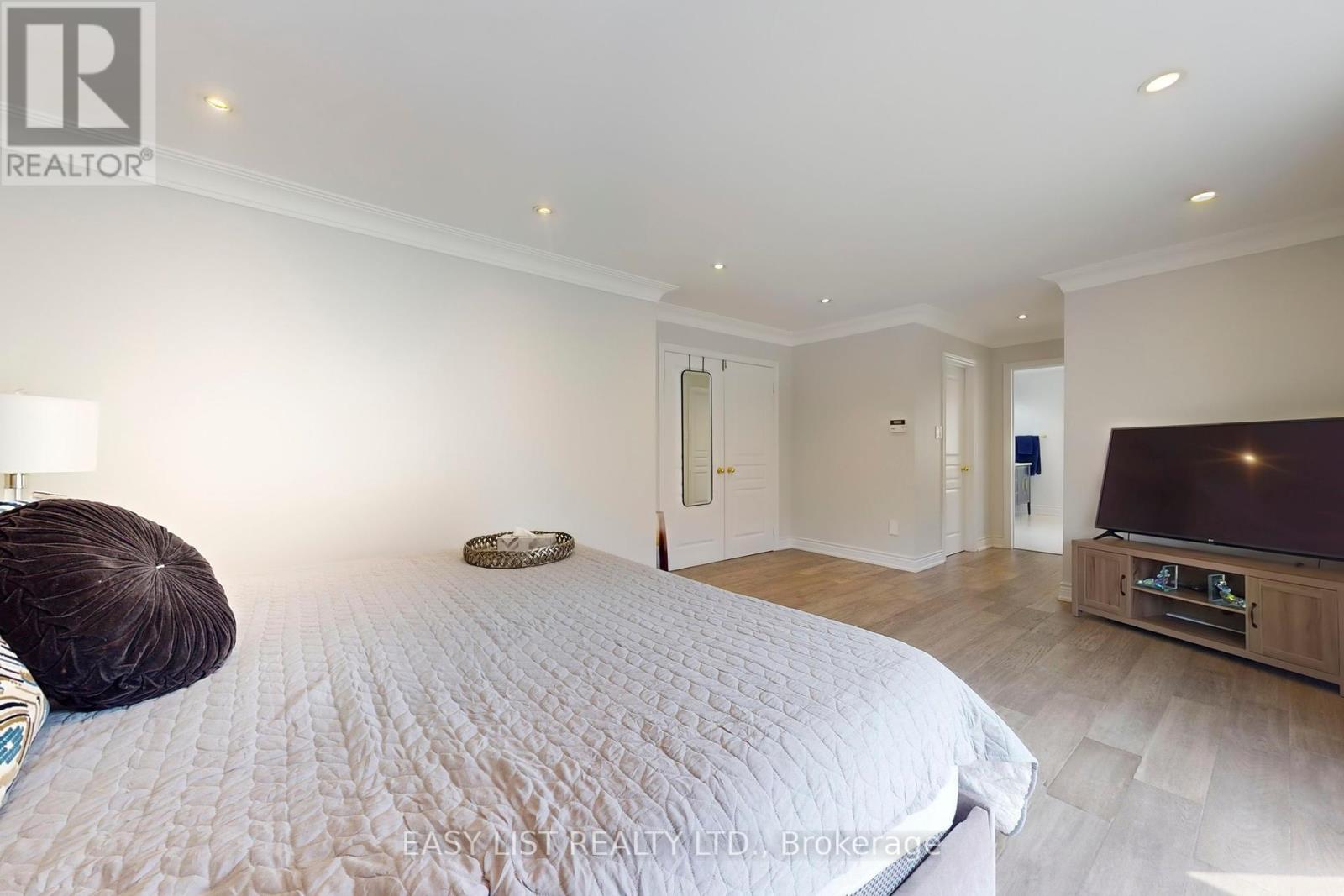 Main - 6 Kingshill Road, Richmond Hill, Ontario  L4E 4B1 - Photo 9 - N12415214