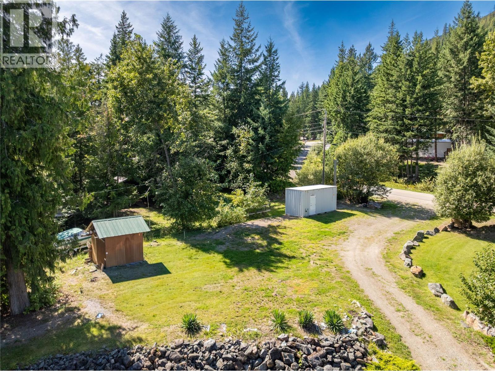 8734 & 8738 Squilax Anglemont Road, St. Ives, British Columbia  V0E 1M9 - Photo 10 - 10336709